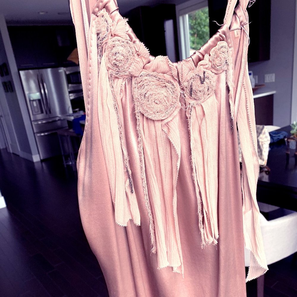 ELIE TAHARI SLEEVELESS SILK TOP WITH EMBELISHMENTS